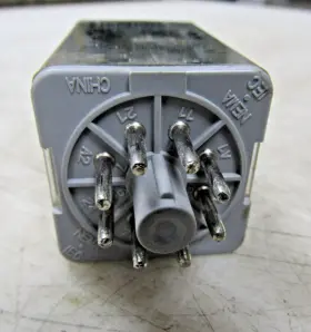 3TX7112-1LC13 SIEMENS Plug Relay Vac Coil #2