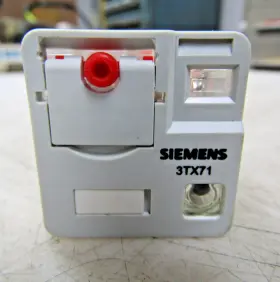 3TX7112-1LC13 SIEMENS Plug Relay Vac Coil #3