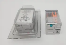 3TX7112-1NC03 SIEMENS Plug Relay Led Mech Flag
