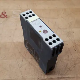 7PU4520-2BJ30 SIEMENS Delay Relay