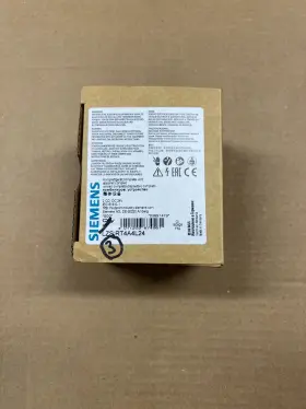 RT4A4L24 SIEMENS Lzs Plug Relay Unit Box