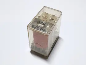 V23154H0726B110 SIEMENS Plug Cradle Relay