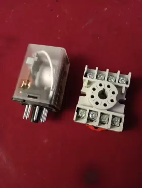 8501KP12V14 SQUARE D Relay Base #3