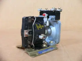 9050-AOID SQUARE D Pneumatic Timing Relay
