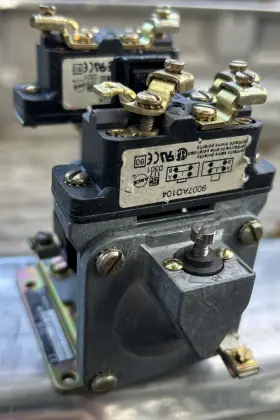 Square D 9050a011e 9050 A0 11e Ser. A Pneumatic Timing Relay