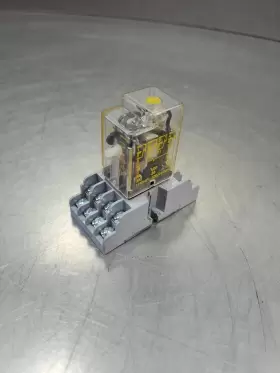 RS4M1P14V20 SQUARE D Relay Base #3