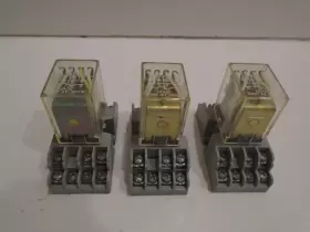 C281XDX100 STRUTHERS-DUNN / MSD Relay Socket Base