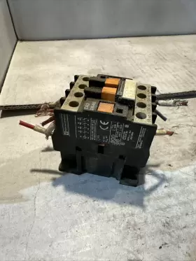 CA2DN40G6 TELEMECANIQUE Vac Coil Control Relay #2