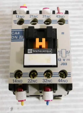 CA4-DN22-JD3 TELEMECANIQUE Control Relay