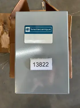 J20E41 TELEMECANIQUE Control Relay Enclosure