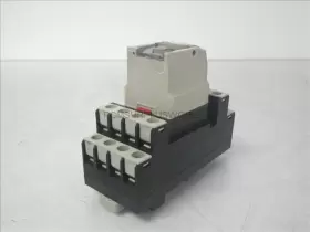 RHN422B TELEMECANIQUE Rhn Relay Base #2