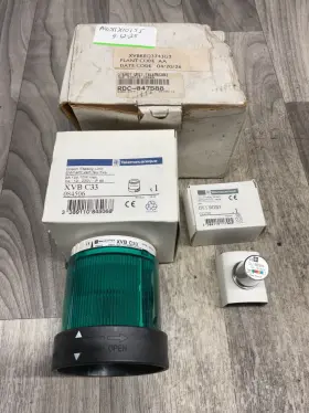 XVBKEQ3743G3 TELEMECANIQUE Light Set