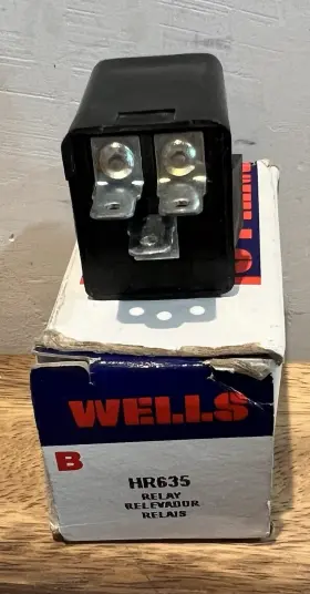 HR635 WELLS Horn Relay Nos