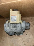 Honeywell Vr8204c1084 Hvac Furnace Gas Valve Nat Only 025-25424-000. Fixed Price $53.00.