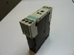 Siemens Sirius 3rp1525-1aq30 Safety Relay 5 -100% 100-127vac 24vdc (32110). Fixed Price $39.99.