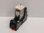 Guaranteed! Schneider Electric Relay Rxm2ab2f7 With Base Rxze2s108m. Fixed Price $16.96.