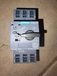 Siemens 3 Pole Circuit Breaker 2.2-3.2a. 3rv2011-1da20. Fixed Price $81.33.