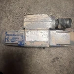 Vickers/ Sperry-414521- Valve/ 110 Ton Van Dorn/ 1982/working. Fixed Price $56.00.