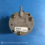Honeywell Rp670b10091 Pneumatic Switching Relay Usip. Fixed Price $26.57.