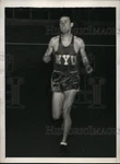 1940 Press Photo Leslie Macmitchell At American Relay Penn Relays - Nes40951. Fixed Price $24.99.