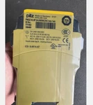777302 1pc New Pilz Pnoz X2.8p 24-240vac/dc 3n/o 1n/c. Fixed Price $190.00.